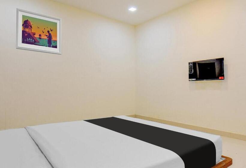 ホテル Oyo Pratik Lodging