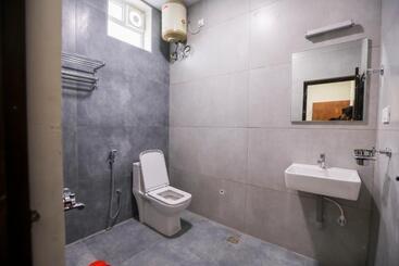Naga Luxury Suites Double Bed Room 2 Adult 2 Child Driver Free Stay