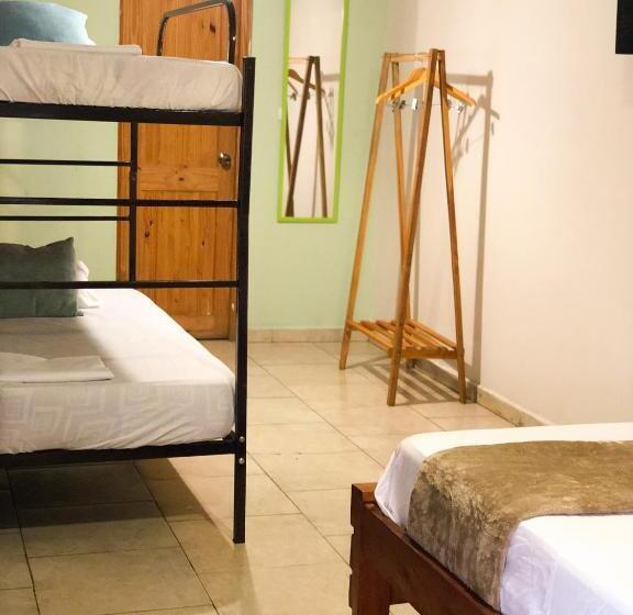 بنسيون Hostal Síndigo