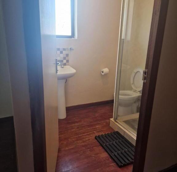 פנסיון Imvunge Villa & Venue