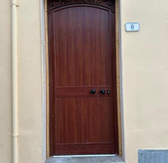 پانسیون Moncici House