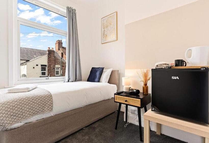 پانسیون Suite #3   Central Location   Private Ensuite, Smart Tv, Fast Wifi And Free Parking   By Yoko Proper