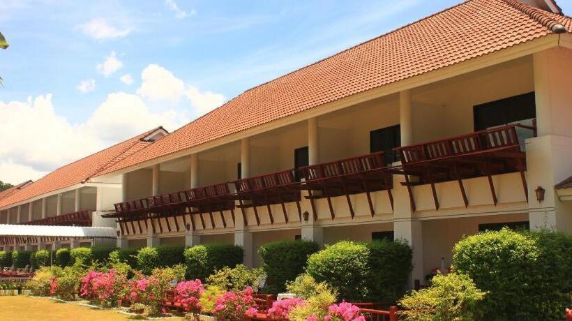 Privacy Beach Resort & Spa