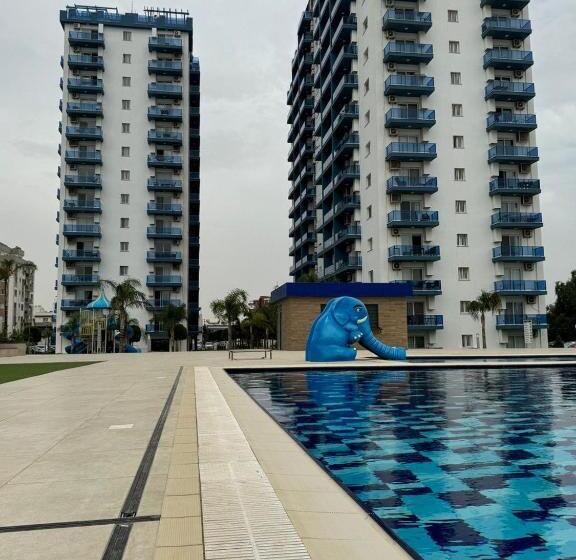 Royal Life Poseidon