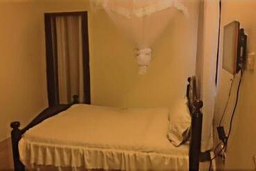 Snow View Hotel Kasese