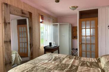 تختخواب و صبحانه Gîte La Belle Forillonne Aux Salle De Bain Privée