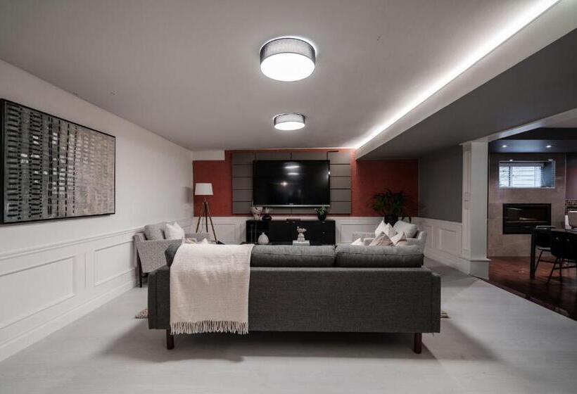 تختخواب و صبحانه North Vancouver Lynn Valley Two Bedrooms Suite