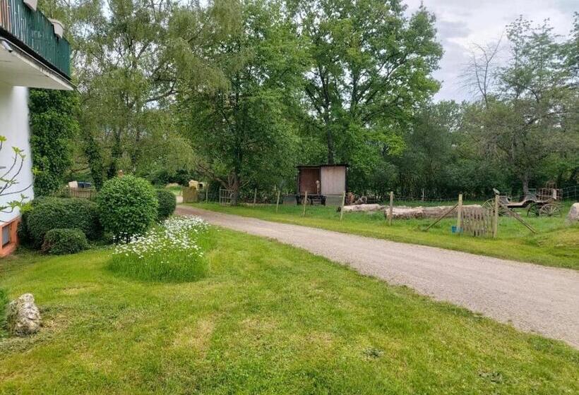 ベッドアンドブレックファースト Orangerie Zimmer Gehaichnishof 7born