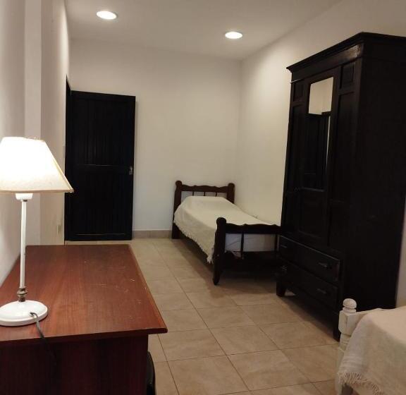 Hostel Custom