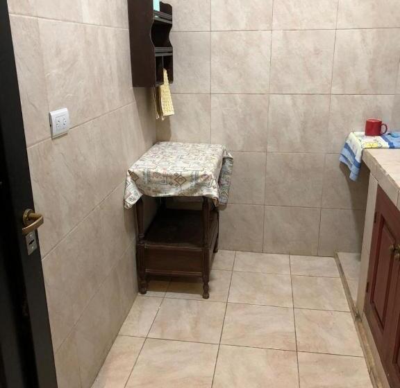Hostel Custom