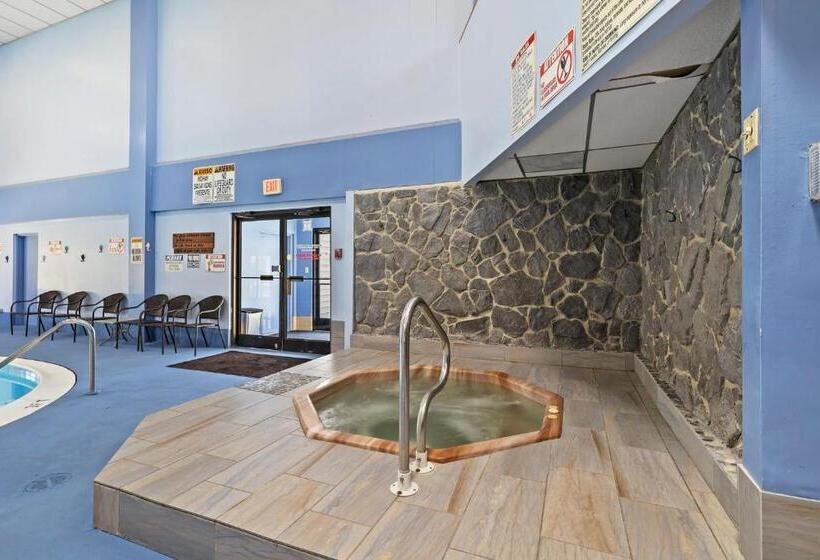 فندق 301 Pinnacle Inn Rd 1214 By Carolina Stays