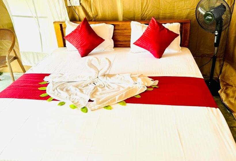 ホテル Araliya Lake Camp Resort