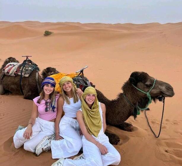 هتل East Desert & Luxury Camp