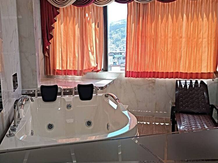 هتل Hostal Kapital City