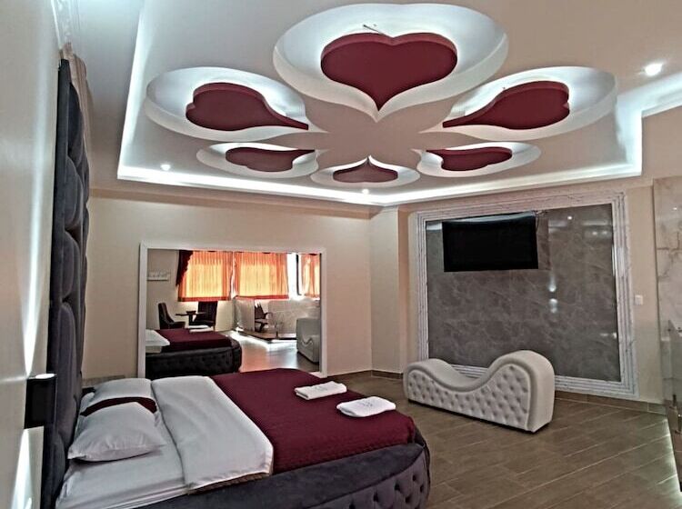 هتل Hostal Kapital City