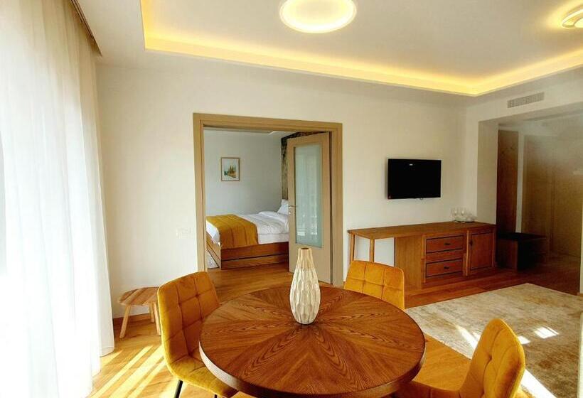 فندق Pensiunea Leonida   Resort Leonida