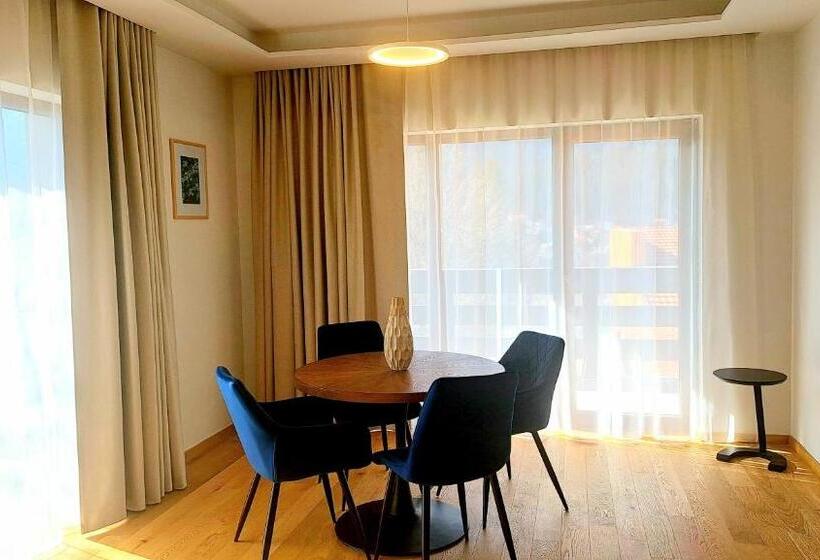 فندق Pensiunea Leonida   Resort Leonida