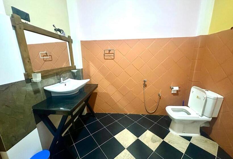 هتل Runaliya Resort
