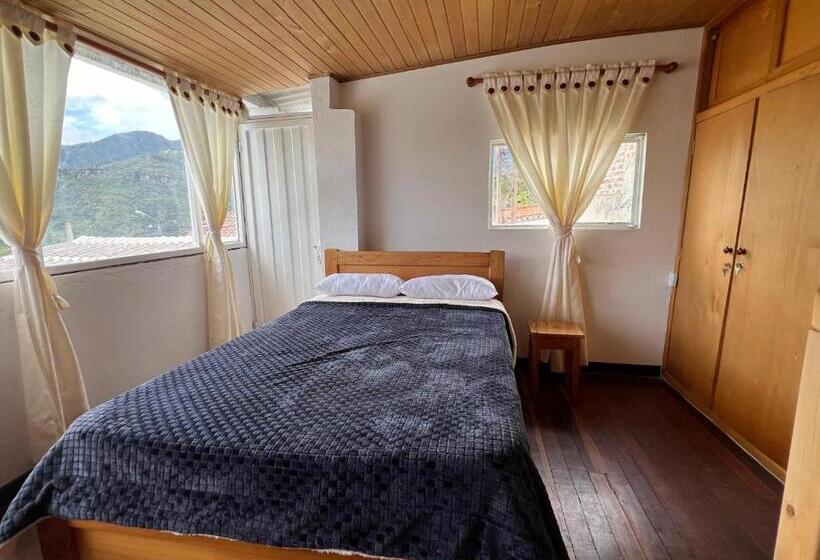 פנסיון Güicani Hostel