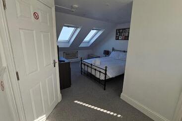 پانسیون Yps Seaview Apartments