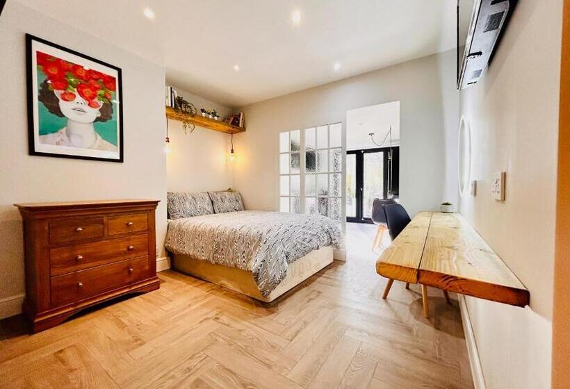 Rest Boutique Acton