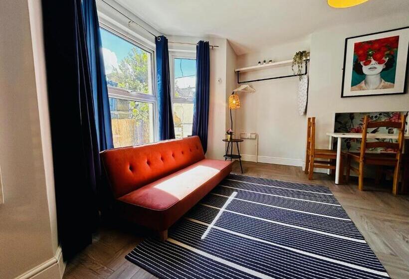 Rest Boutique Acton