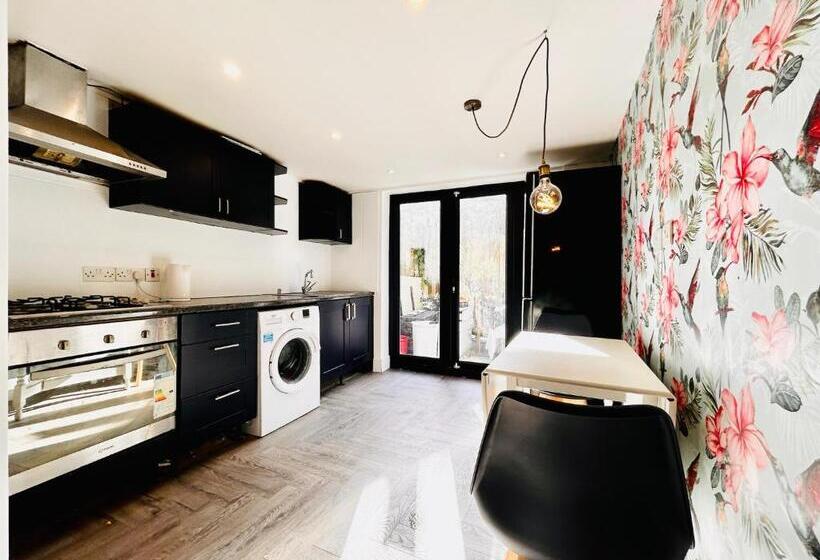 Rest Boutique Acton