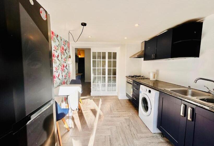 Rest Boutique Acton