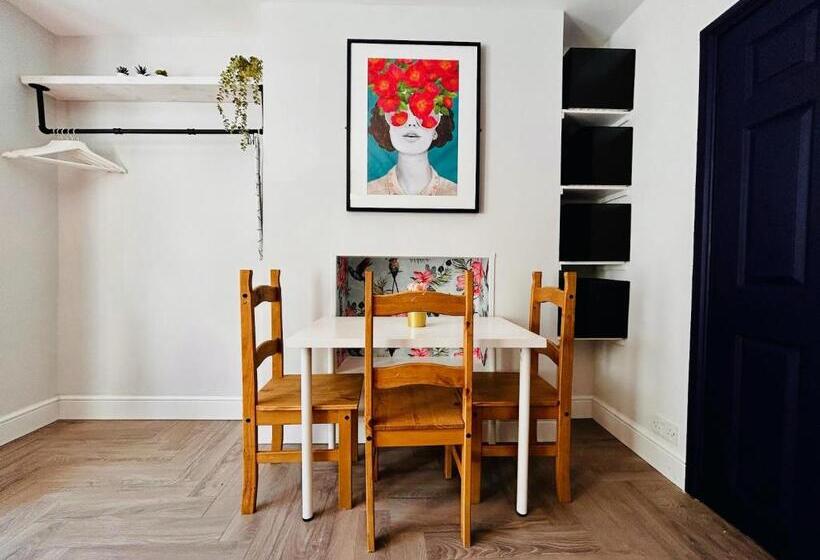 Rest Boutique Acton