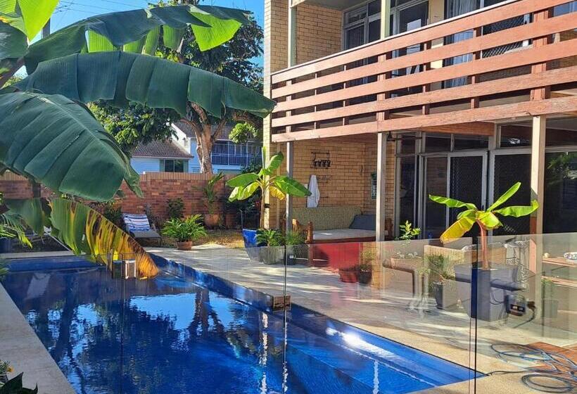 Bed and Breakfast Brisbane 1960s Pool House