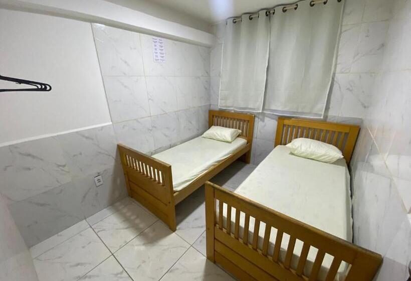 Hostel Da 18