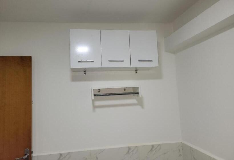 Hostel Da 18