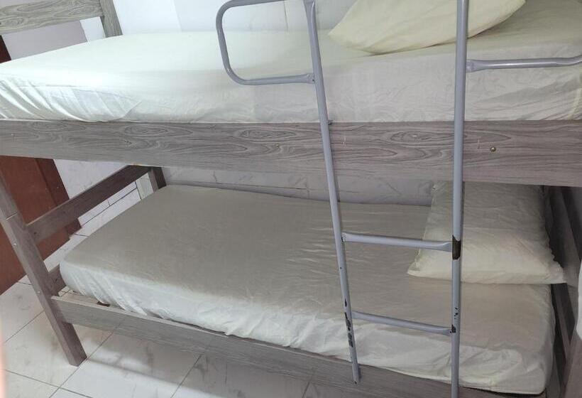 Hostel Da 18