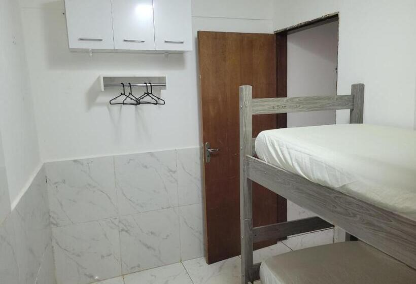 Hostel Da 18