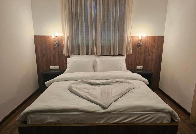 Hostel Premium