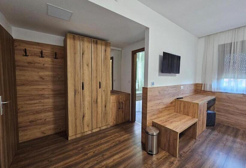 Hostel Premium