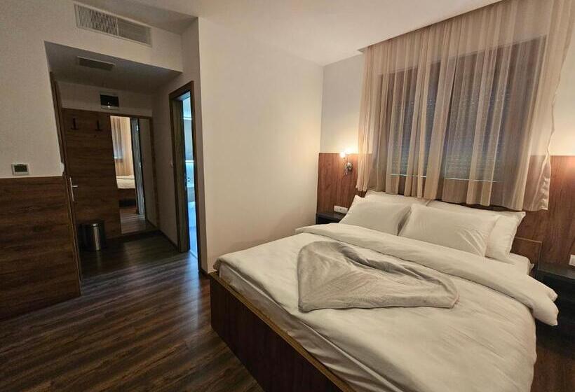 Hostel Premium