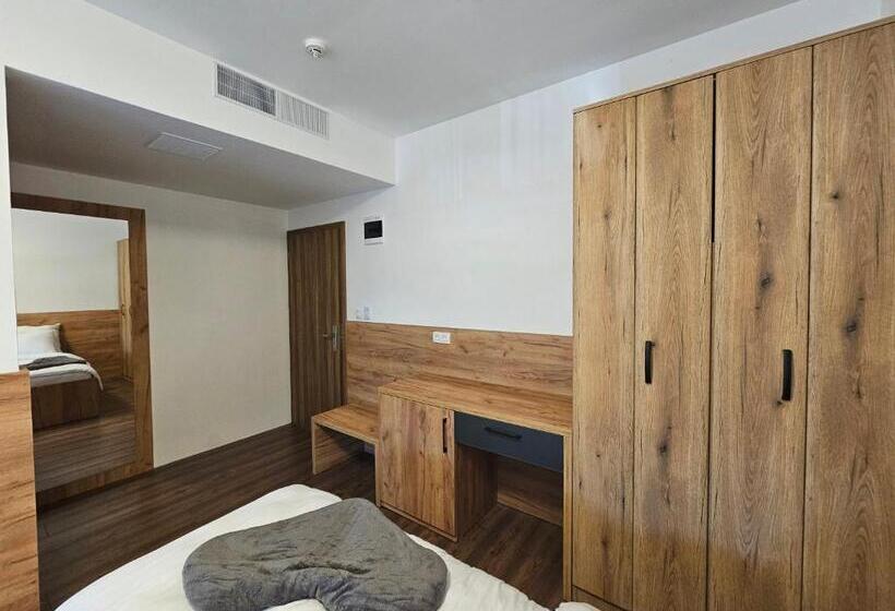 Hostel Premium