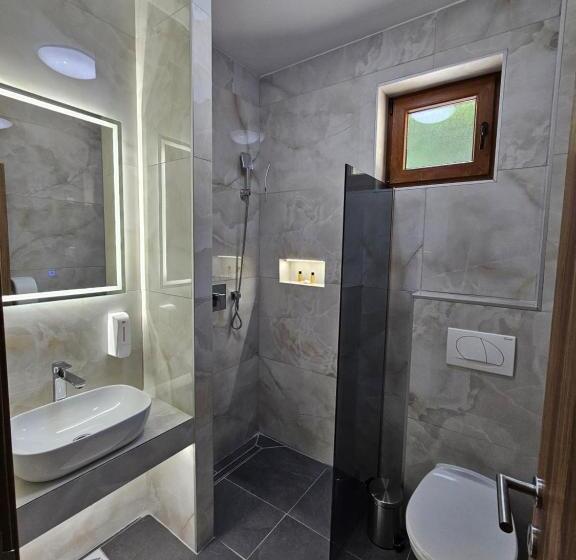 Hostel Premium