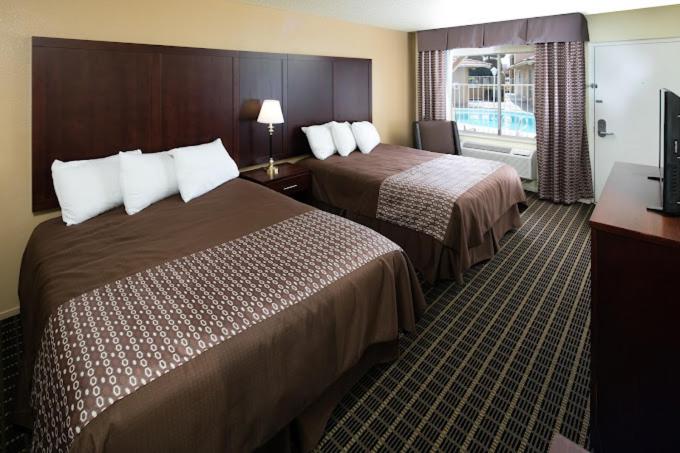 فندق Guestplace Inn & Suites