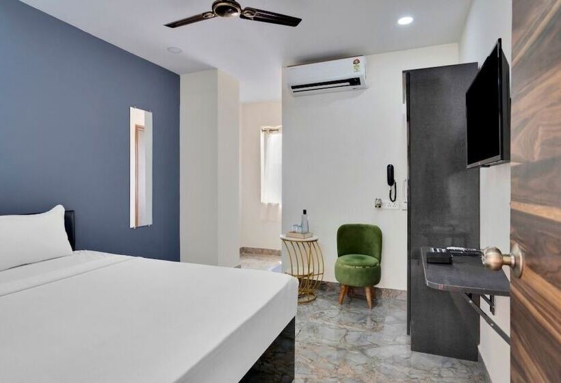 Hotel Iroomz Ikon Stay