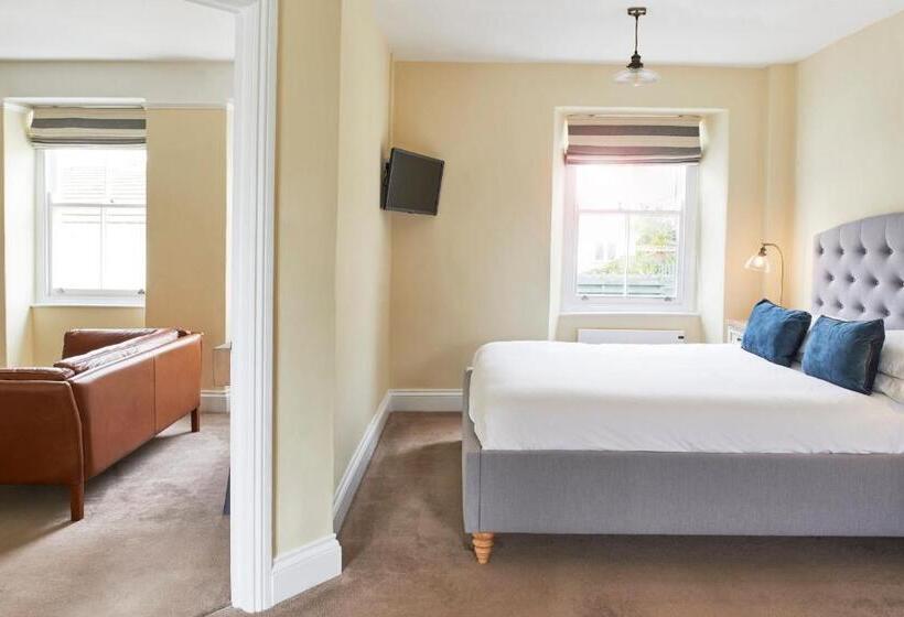 Отель Outlaw S Guest House