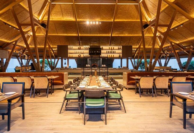 בית מלון כפרי Radisson Resort Hatgad Saputara