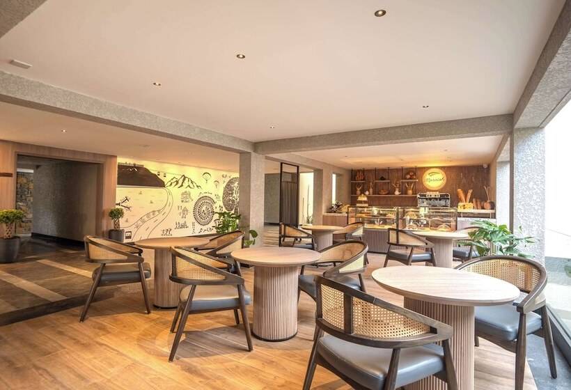 בית מלון כפרי Radisson Resort Hatgad Saputara