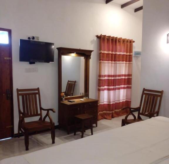 پانسیون Neel S Guest House