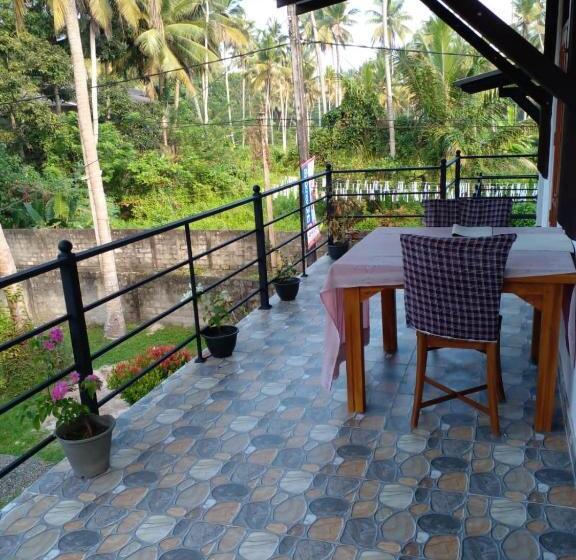 پانسیون Neel S Guest House