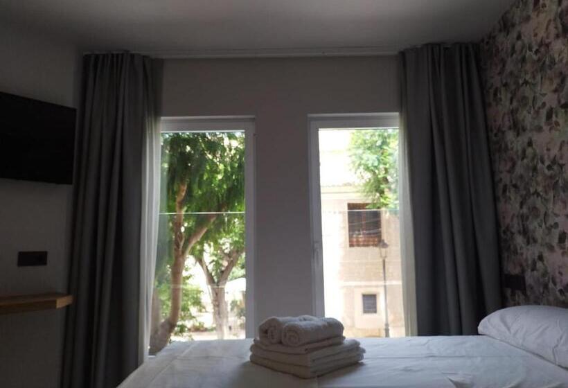 پانسیون Plaza Rooms