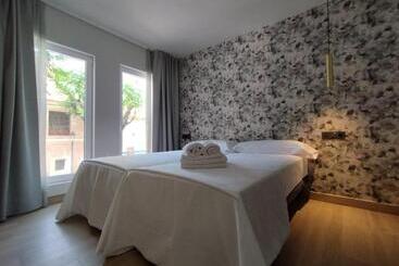 پانسیون Plaza Rooms