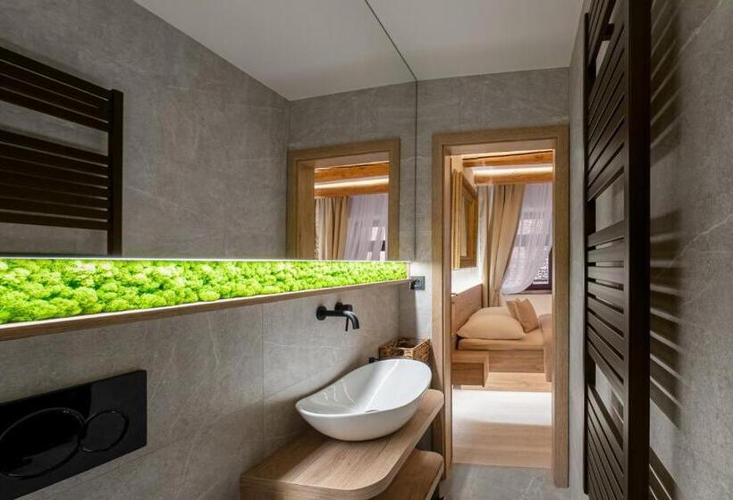 White Wolf Boutique Apartments