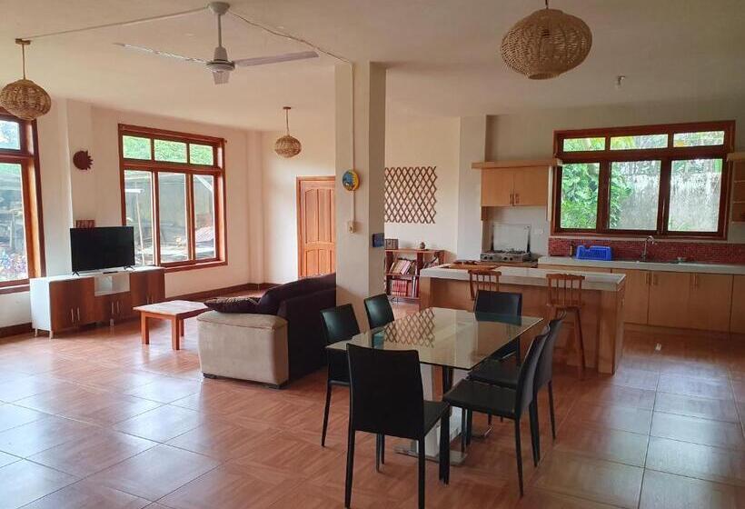 هاستل La Villa Del Colibri   Misahualli